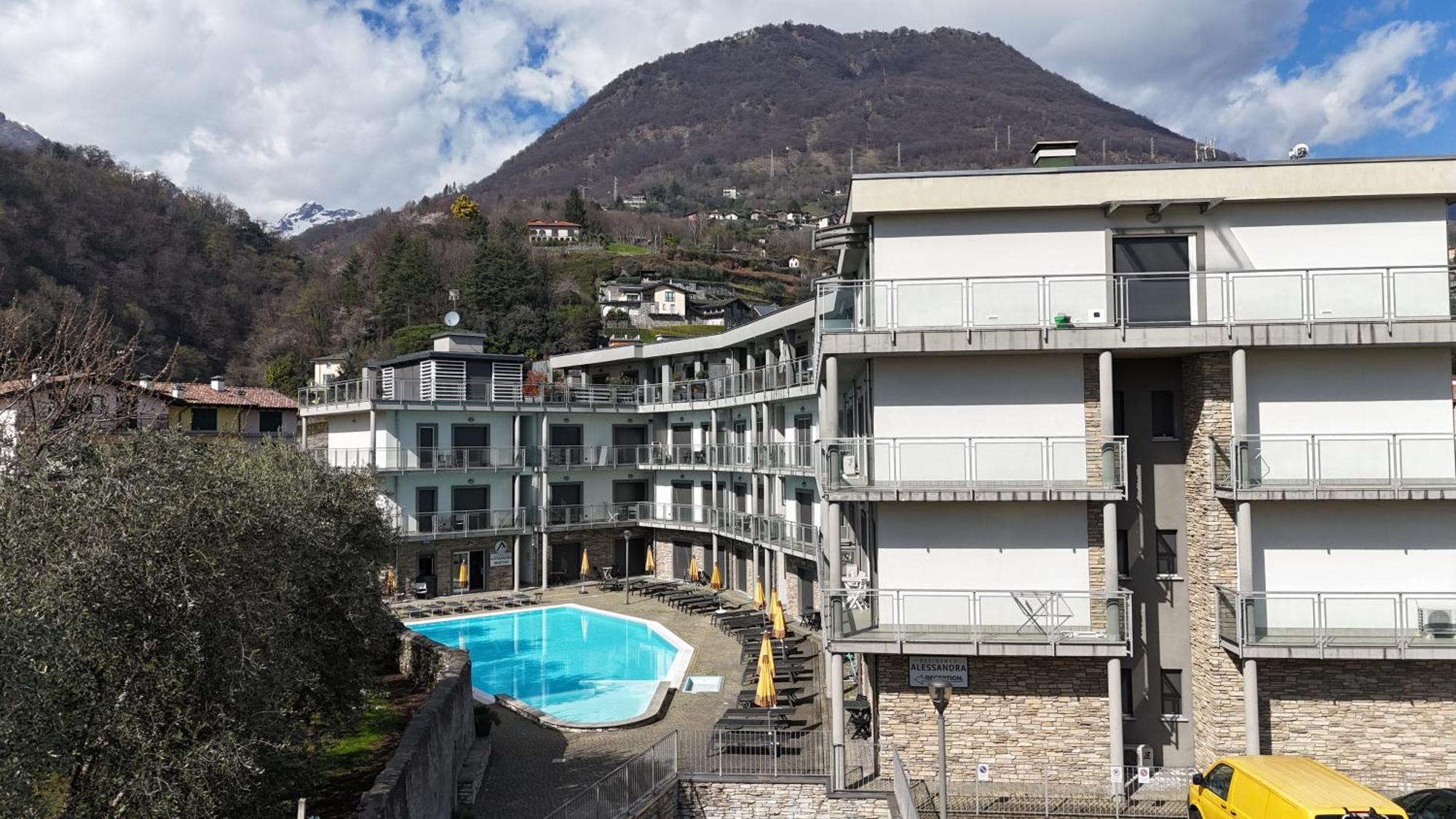 Hotel Residence Alessandra Domaso Bagian luar foto