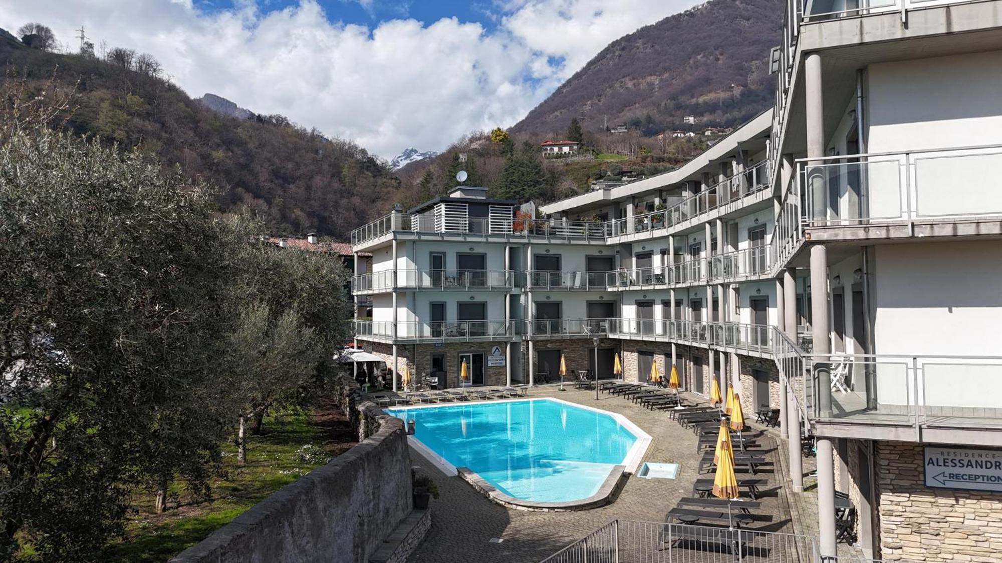 Hotel Residence Alessandra Domaso Bagian luar foto